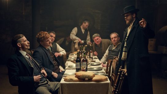 Кадр из 5 серии 2 сезона сериала «Острые козырьки»