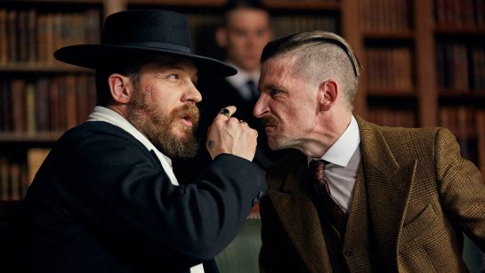 Кадр из 5 серии 3 сезона сериала «Острые козырьки»